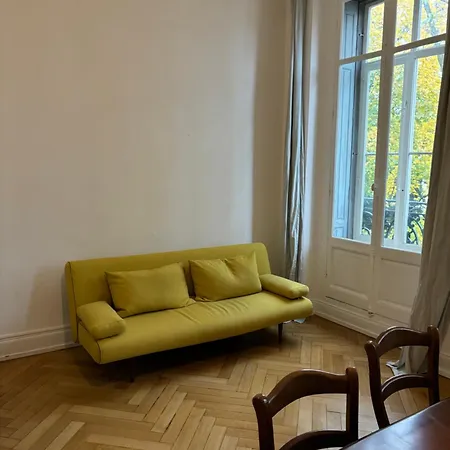 Appartement Bourgeois Au Coeur De *